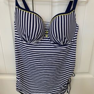 Barely worn, nautical bra sized tankini top!